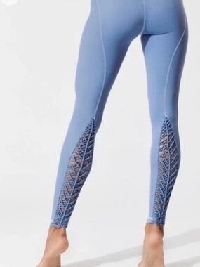 Carbon38 High-Rise Blue crochet/macrame Leggings Small